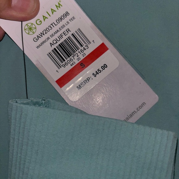 Msrp 45$ size small. Giam. With tags. Active. Top. Long sleeve. Light green. - Picture 2 of 4